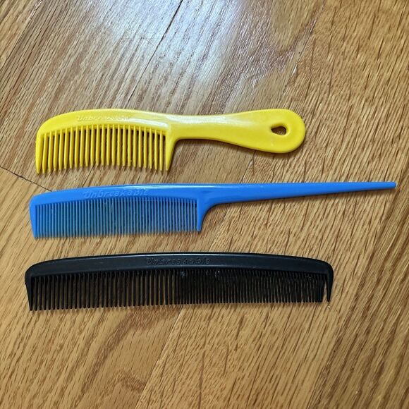 Vintage Unbreakable Lot Of 3 Rat Tail Comb And‎ More - Picture 1 of 3